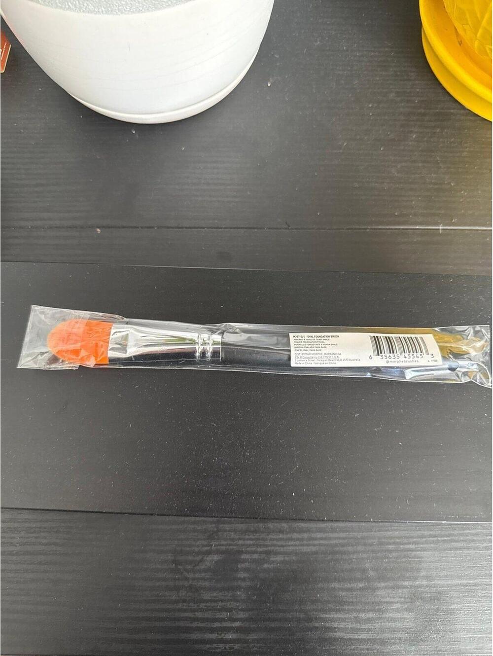 Morphe Oval foundation Brush M707
